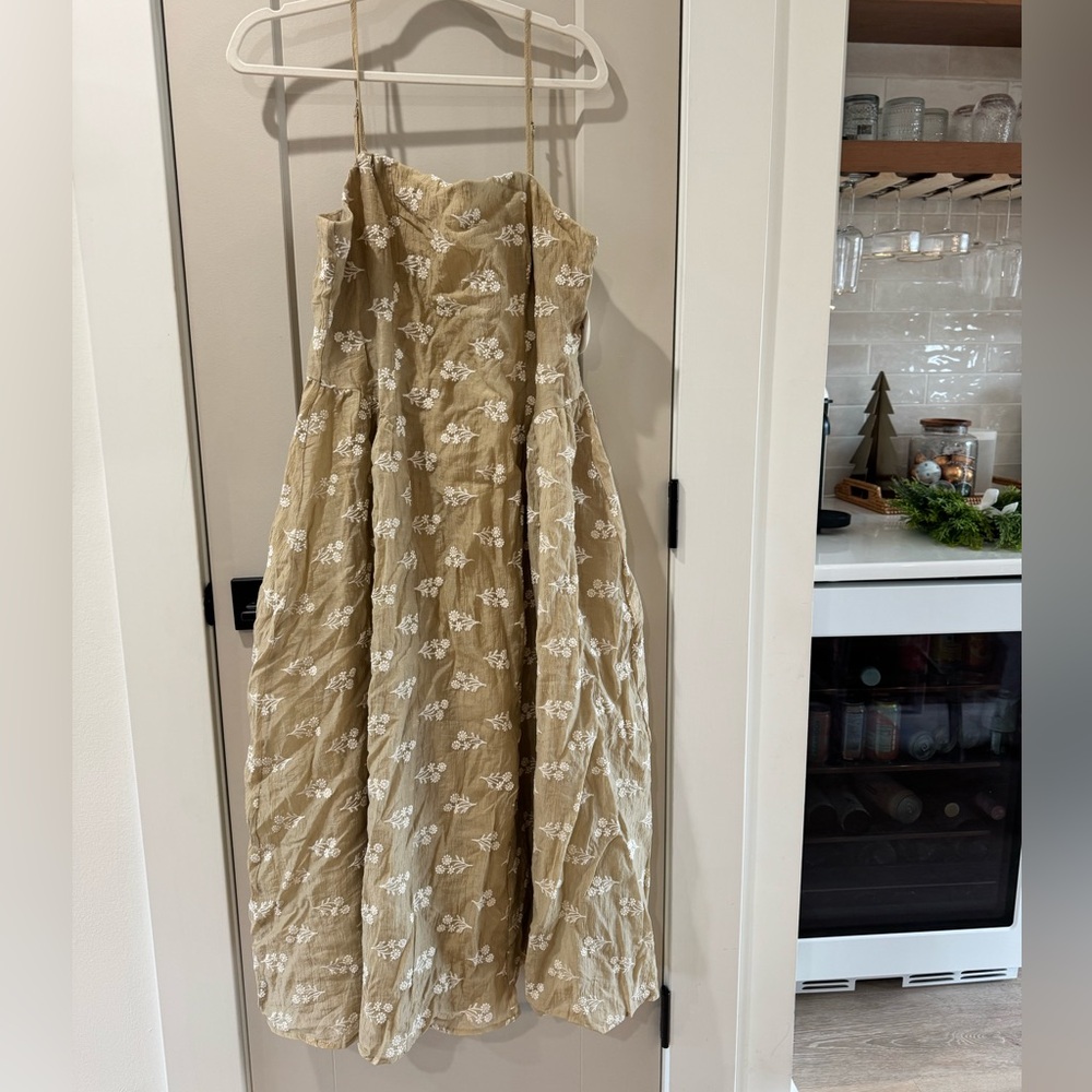 Storia Beige Dress with White Embroidery Landry kate